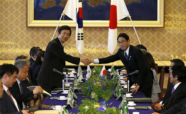 Japan South Korea Hold Talks Amid Comfort Women Feud 