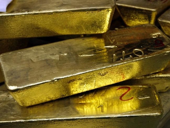 विशाखापत्तनम एयरपोर्ट पर 100 लोगों को 55 किलो सोने के साथ पकड़ा गया