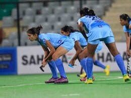 भारतीय महिला हॉकी टीम रियो ओलिंपिक से सिर्फ एक-कदम दूर भारतीय महिला हॉकी टीम रियो ओलिंपिक से सिर्फ एक-कदम दूर