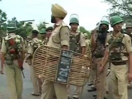 जम्मू में हिंसक झड़प के बाद तनाव कायम, इंटरनेट सेवा बंद की गई जम्मू में हिंसक झड़प के बाद तनाव कायम, इंटरनेट सेवा बंद की गई