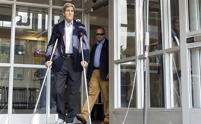 John Kerry Only Taking Tylenol for Broken Leg