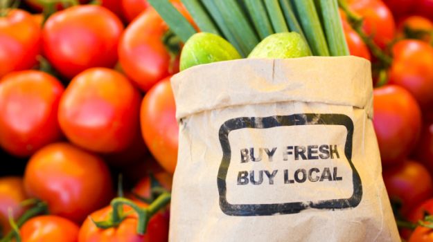 Unofficial Superfoods Of IPL: Rujuta Diwekars Guide To Eating Local This IPL