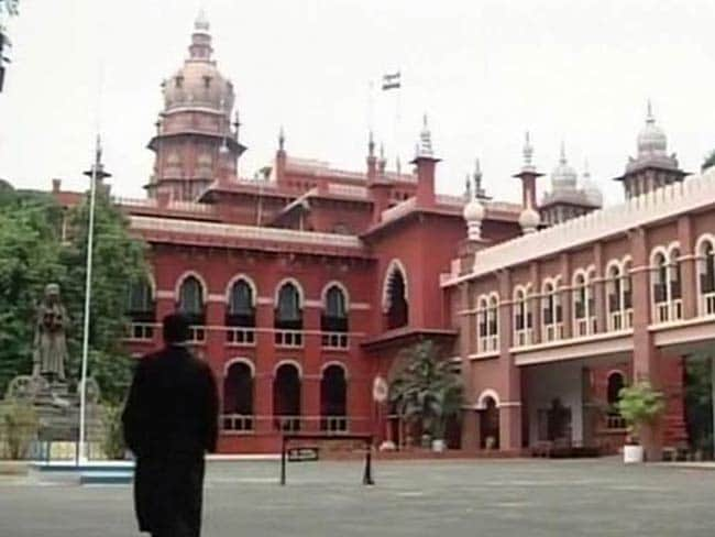 मद्रास HC में वकीलों ने तमिल भाषा के इस्तेमाल की मांग को लेकर किया प्रदर्शन