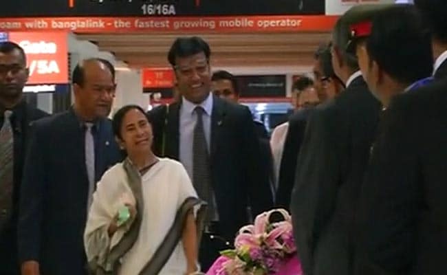 Mamata Banerjee Arrives in Dhaka Ahead of Prime Minister Narendra Modi's Visit