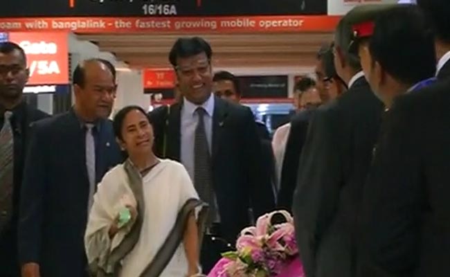 Mamata Banerjee Delays Return From Bangladesh to Attend State Dinner