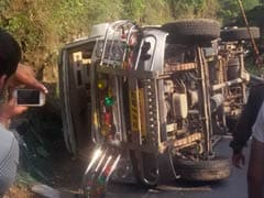 12 Injured After Tempo Topples Near Mussorie