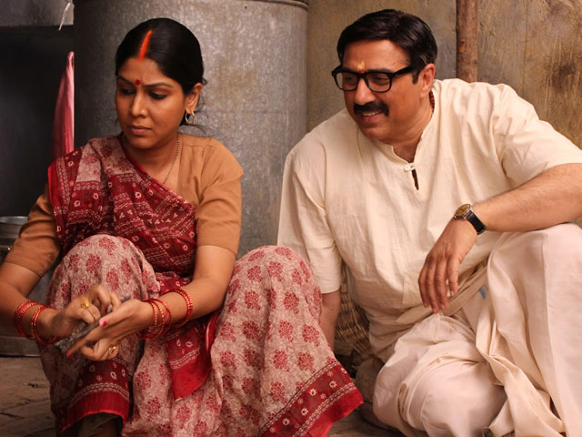 <I>Mohalla Assi</I> Director Says 'Pirated' Footage Leaked to 'Sabotage' Film