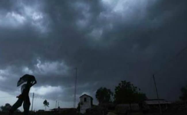 Heavy Rainfall in Pune, Traffic Disrupted Across City