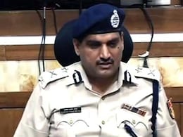 करप्शन चार्ज में एसीबी चीफ पर हो सकती है एफआईआर, दफ्तर में RAC जवान तैनात करप्शन चार्ज में एसीबी चीफ पर हो सकती है एफआईआर, दफ्तर में RAC जवान तैनात