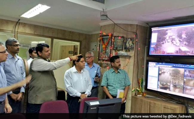 Mumbai Rains: Maharashtra Chief Minister Devendra Fadnavis Promises Advisories Every 2 Hours