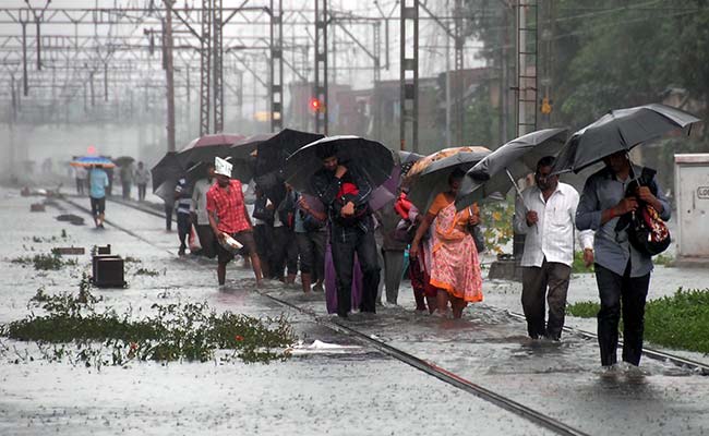 Rains Lash Mumbai; Heavy Rainfall Predicted In Next 24 Hours