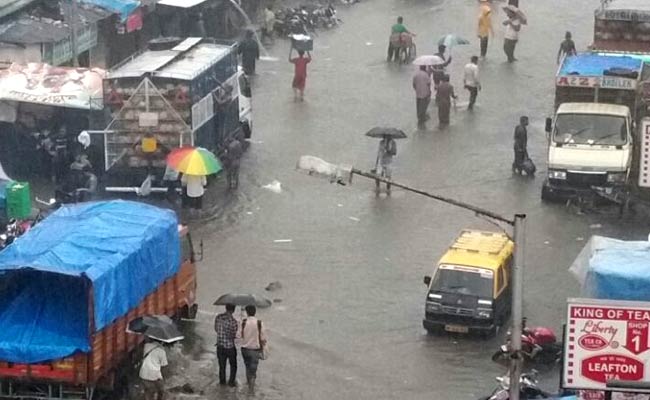 Mumbai Rains: Aditya Thackeray Asks People to Cooperate in Case of Emergency