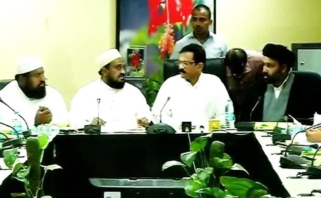 Muslim Groups Meet Minister and Lend Support to Yoga Day
