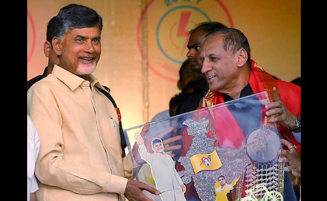 Governor ESL Narsimhan Meets Prime Minister as Chandrababu Naidu and K Chandrasekhar Rao Refuse to Blink