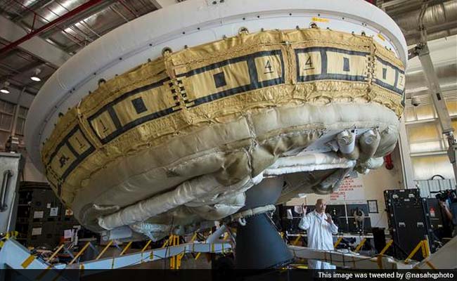 NASA Tests 'Flying Saucer' Device for Future Mars Landings