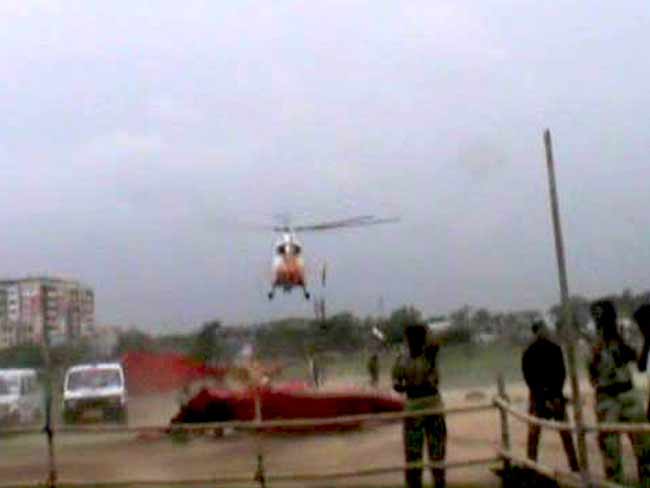 कैमरे में कैद : हेलिकॉप्टर हादसा टला, बाल-बाल बचे नितिन गडकरी