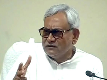 योग गुरु से ज्यादा मैनेजमेंट गुरु हैं रामदेव : नीतीश कुमार