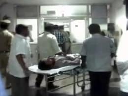 नोएडा में मामूली कहासुनी पर बाइक सवार ने इंजीनियर को गोली मारी नोएडा में मामूली कहासुनी पर बाइक सवार ने इंजीनियर को गोली मारी