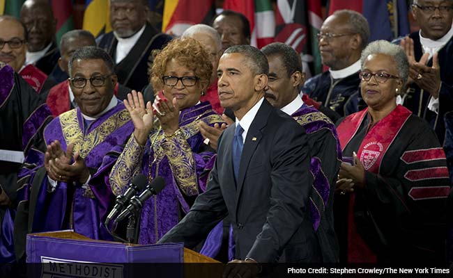 Obama Scorns Racism in Soaring, Singing Eulogy