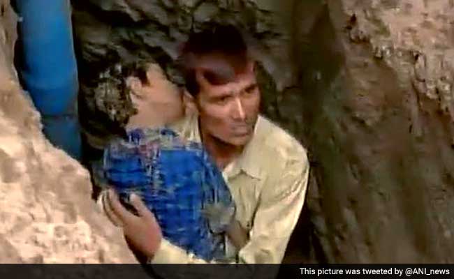 5-Year-Old Girl Dies After Being Pulled Out of Borewell in Patna