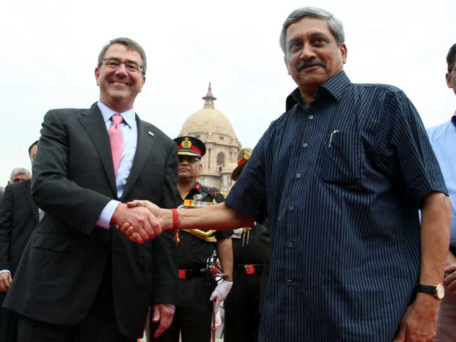 भारत पहुंचे अमेरिकी रक्षा मंत्री, पीएम और विदेश मंत्री से करेंगे मुलाकात