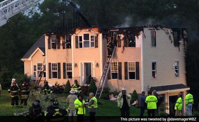 3 Dead After Plane Crashes, Setting US Home Ablaze