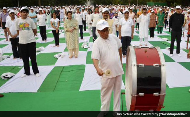 On Yoga Day, Politicians Take to Twitter Early in the Morning