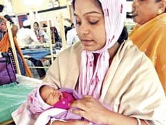 Mumbai: Hospitals Turn Away Mother, Newborn She Gave Birth to in Train