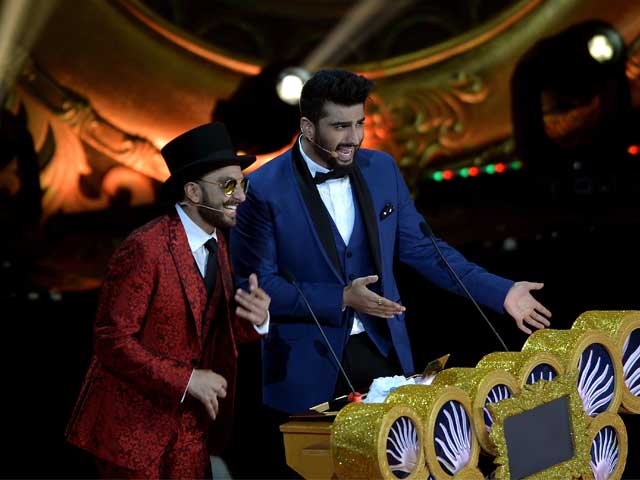 IIFA 2015: Deepika and Anushka on Ranveer's 'Honesty' and 'Bravery'