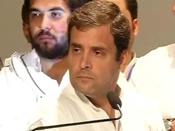 राहुल गांधी गए तो थे पार्टी में नई जान फूंकने, विधायक ने तृणमूल का दामन थामा