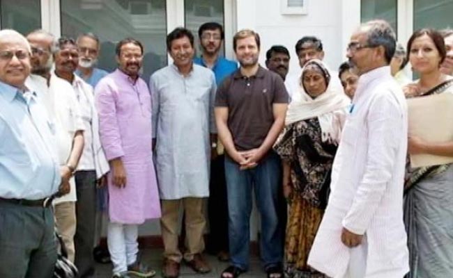 Rahul Gandhi Meets With Social Activists in Delhi, Backs Greenpeace