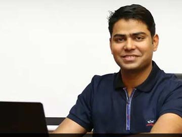 हाउसिंग डॉट कॉम के सीईओ ने इंफोसिस के सीईओ पर ली चुटकी