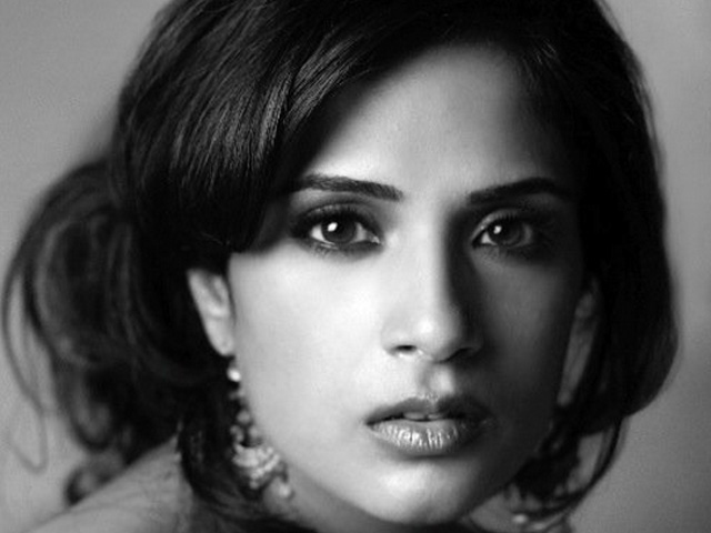 First Look: Richa Chadha in Pooja Bhatt's <i>Cabaret</i>