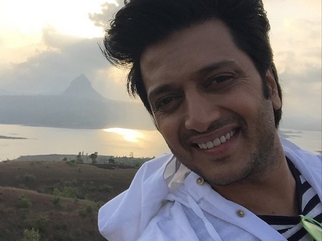 Kung Fu Fighting, Riteish Deshmukh-Style