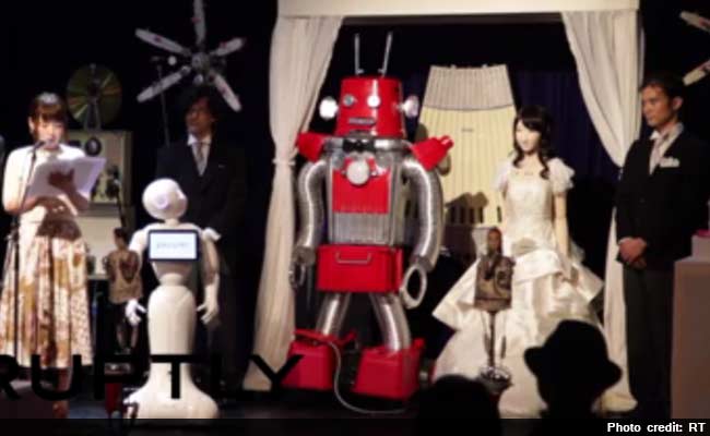First Ever Robot Wedding Takes Place in Japan