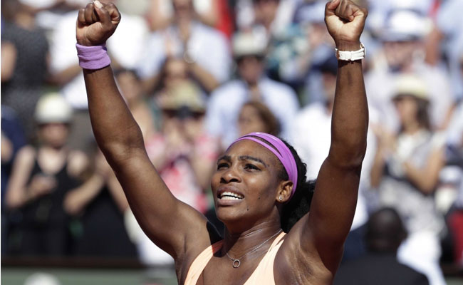 बहन वीनस को हराकर विंबलडन के क्वार्टर-फ़ाइनल में पहुंची सेरेना विलियम्स