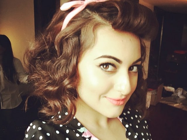 Sonakshi Sinha is Clearly Winning the Dubsmash Stakes