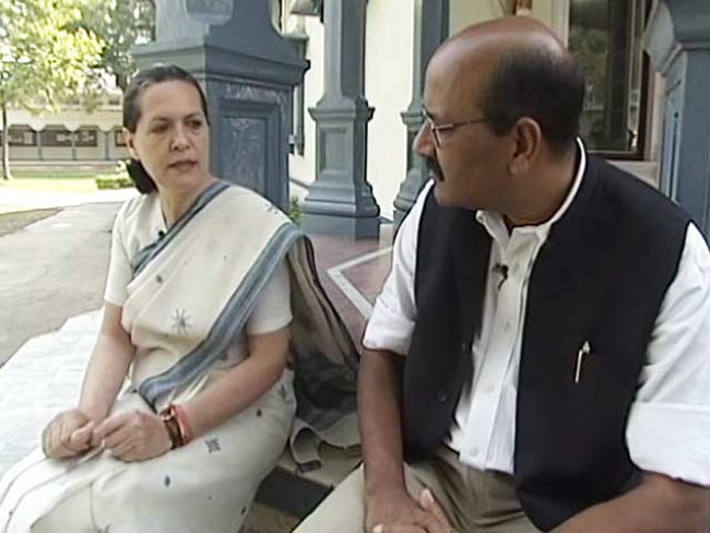इमरजेंसी के दौरान अशांत रहती थीं इंदिरा गांधी : एनडीटीवी से सोनिया (2004)