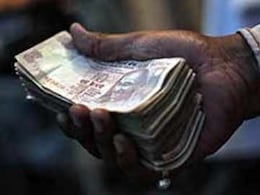 काले धन पर कार्रवाई का असर : स्विस बैंकों में जमा अपना धन धड़ाधड़ निकाल रहे हैं भारतीय काले धन पर कार्रवाई का असर : स्विस बैंकों में जमा अपना धन धड़ाधड़ निकाल रहे हैं भारतीय