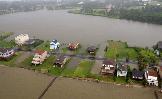 Tropical Storm Bill Charges Across Texas and Weakens