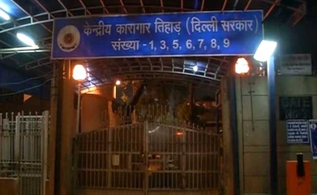 दिल्ली की तिहाड़ जेल में गैंगवार, प्रिंस तेवतिया की चाकुओं से गोदकर हत्या