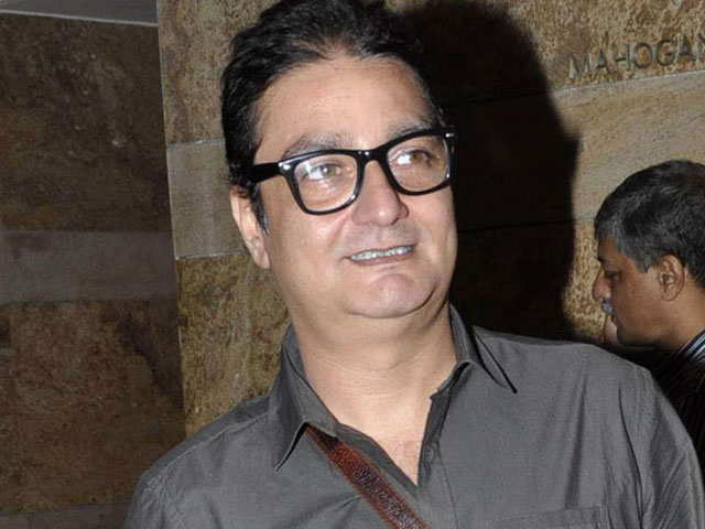 Vinay Pathak Goes Bald For <i>Gour Hari Dastaan</i>