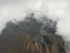 Light Ash Fall Points to Volcano Eruption in Central Japan; No Damage Reported