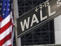 Wall Street Dips as Jobs Report Stronger Than Expected