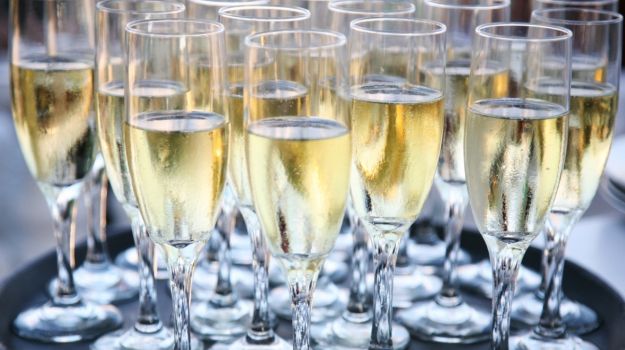 Wine: English Fizz for Summer