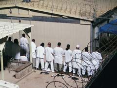 US Sends 6 Yemeni Prisoners from Guantanamo to Oman for Resettlement