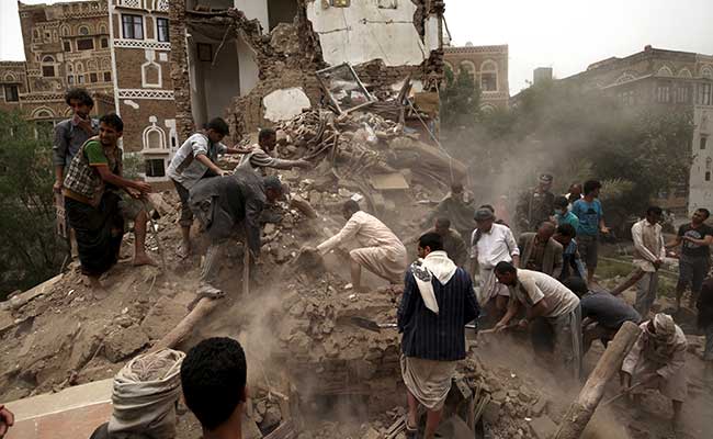 Saudi Planes Strike Yemen's Capital Ahead of Talks