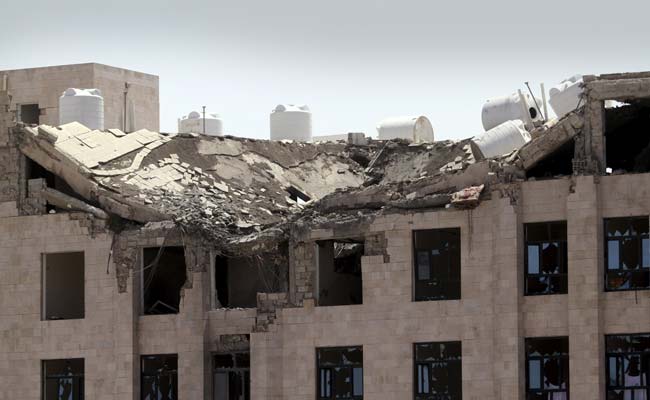 Saudi Arabia-Led Warplanes Raid Rebel Positions in Yemen