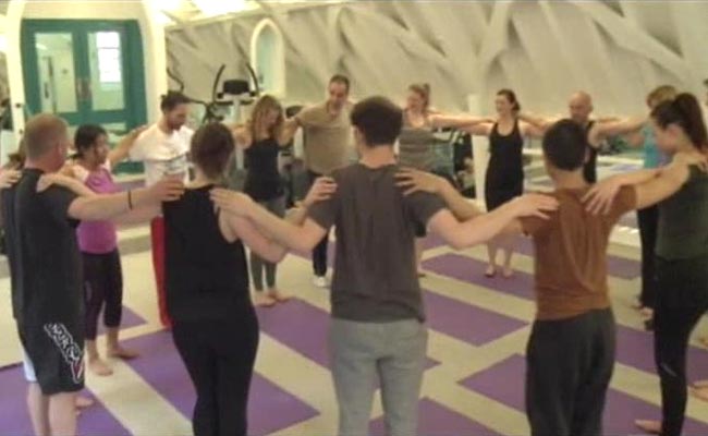 Social Ties May Be As Important As Exercise, Diet: Study