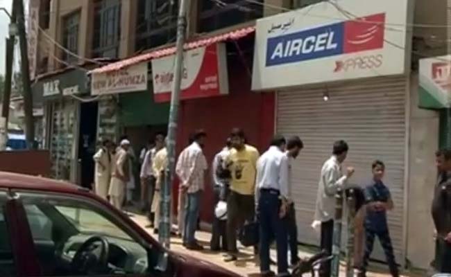 Telecom Shops Attacked in Srinagar, CCTV Video Not Clear
